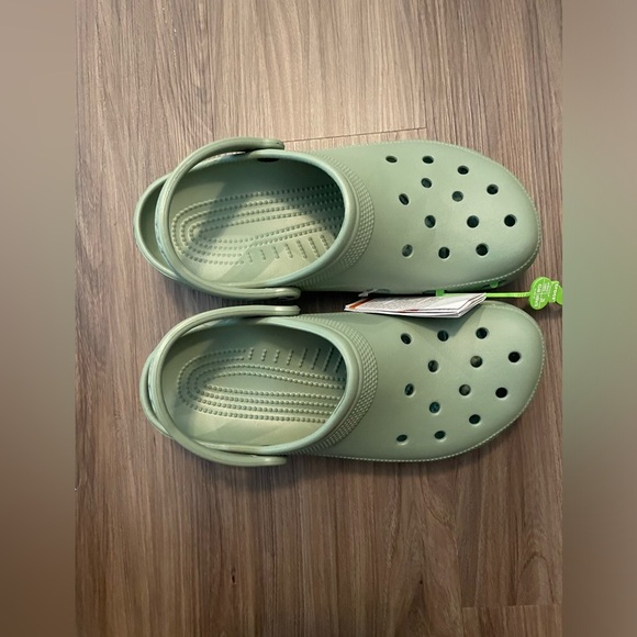 CROCS Classic Clogs Green Slippers with Ventilation Holes and Pivoting Strap -10 - Picture 7 of 8